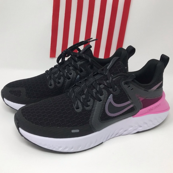 wmns nike legend react 2